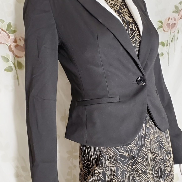 Express suit, used in perfect condition. Size 4 - Picture 9 of 12